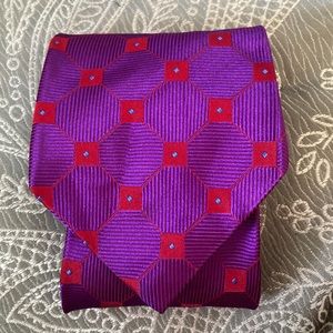 Beautiful tie!